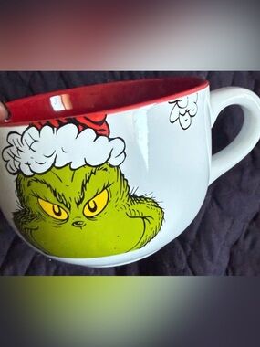 Dr. Seuss The Grinch Large Ceramic Mug Bowl Red White Santa Hat Star